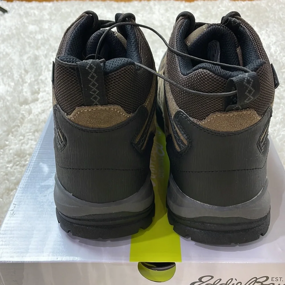 Eddie Bauer mens hiking boot. - Picture 3 of 8